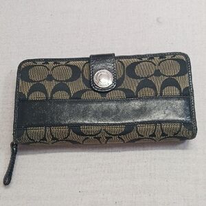 Coach Wallet Womens Signature Stripe Accordian Zip Around